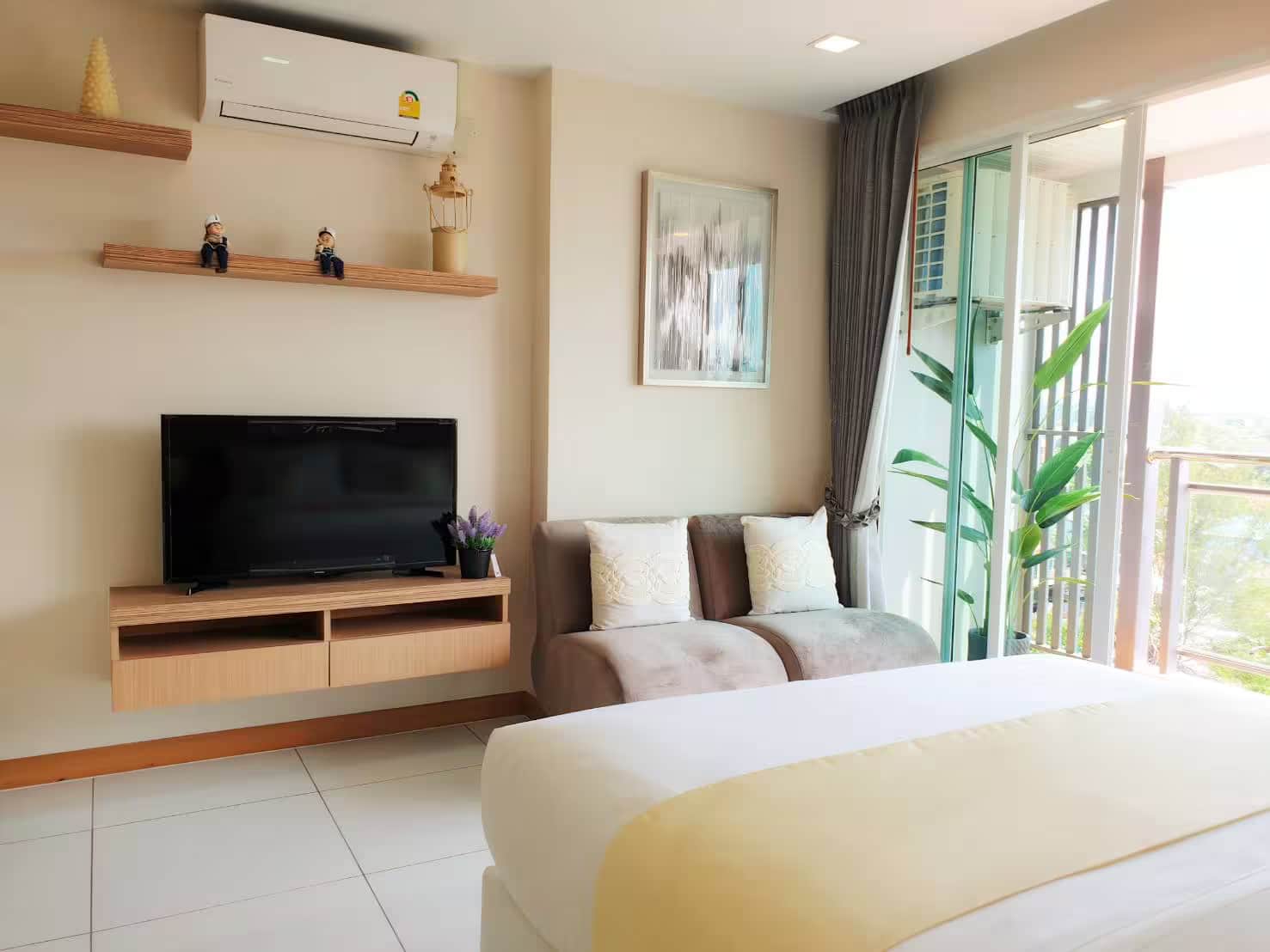 Whale Marina Condominium Студия 28.96 м2 5 фото