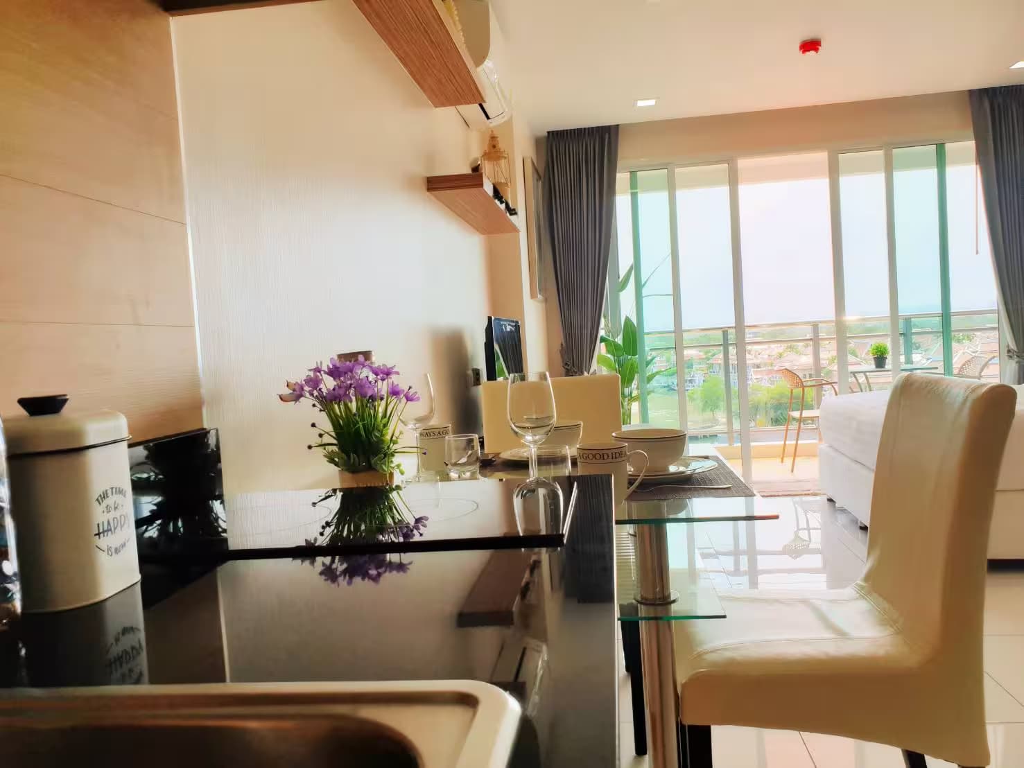 Студия Whale Marina Condominium 3