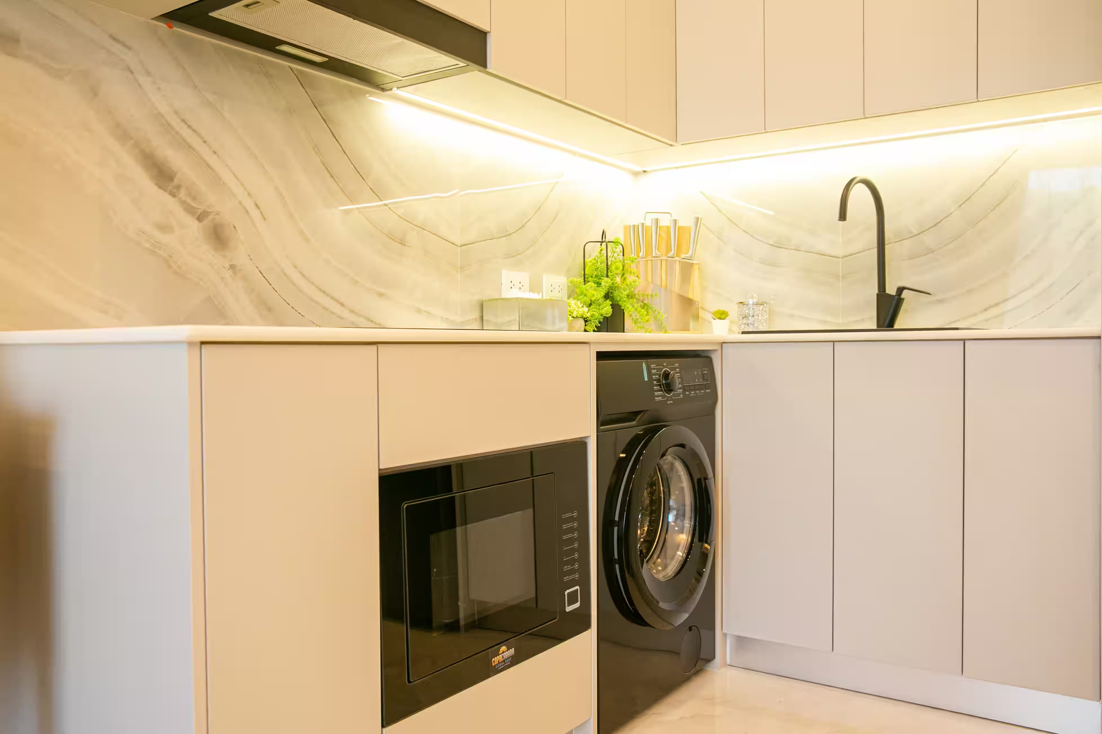 2 Bedrooms Copacabana Coral Reef 17