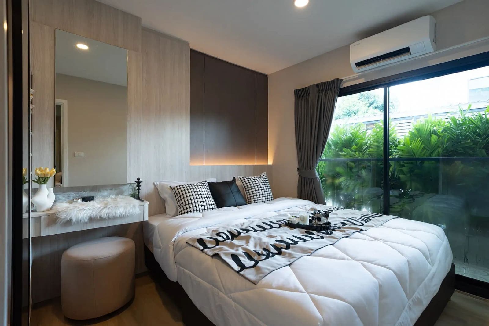1 Bedroom The Indeed Condo 5