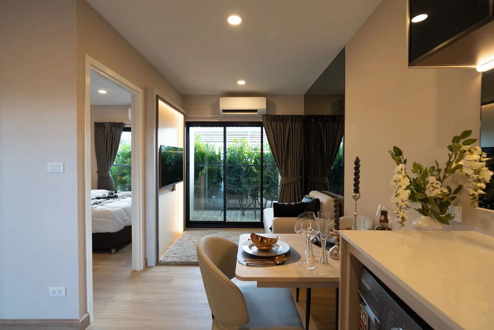 1 Bedroom The Indeed Condo 4