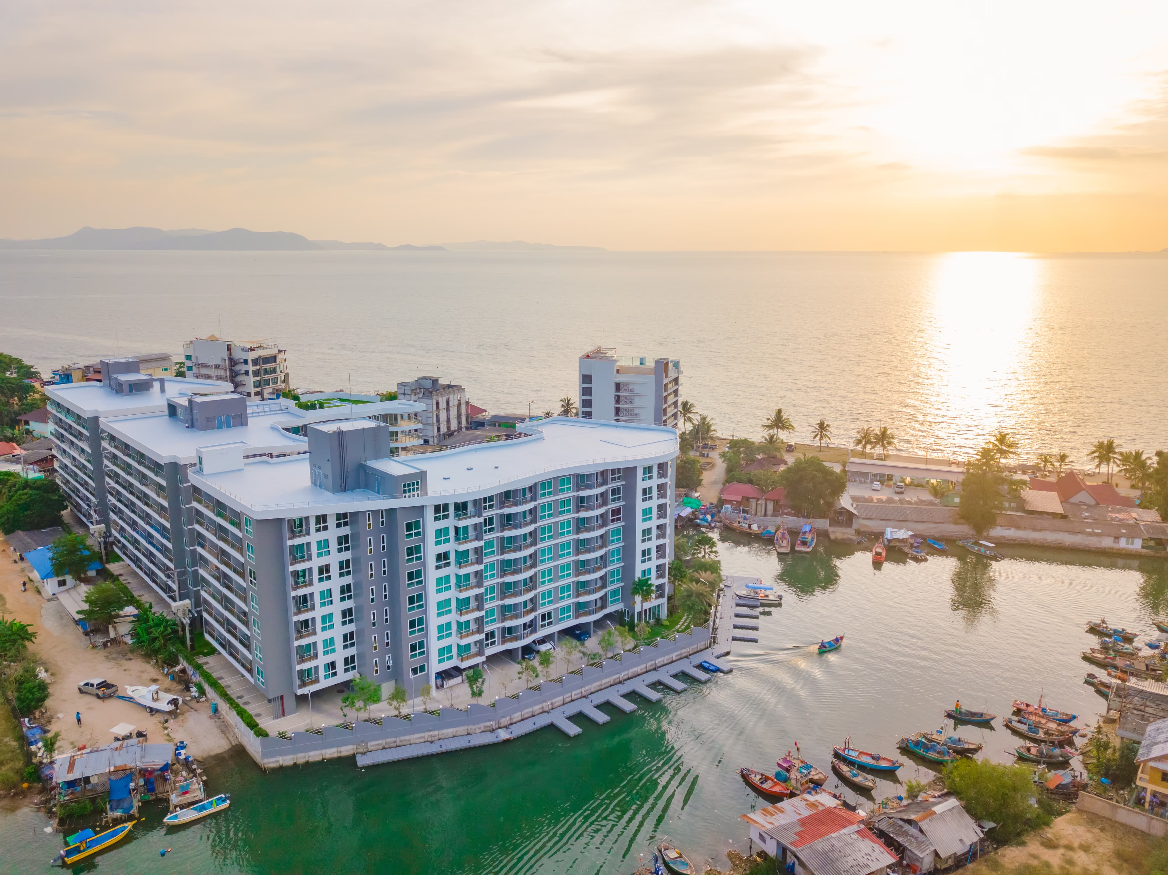 Condo Whale Marina Condominium, Na Jomtien, Pattaya - photo 2